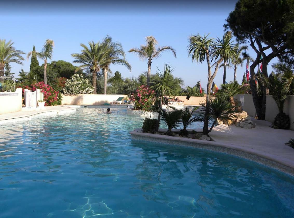 Mobile Home In Frejus, South Of France エクステリア 写真
